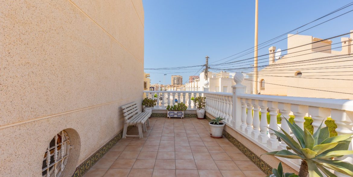CALLE GHANDI 9 TORREVIEJA