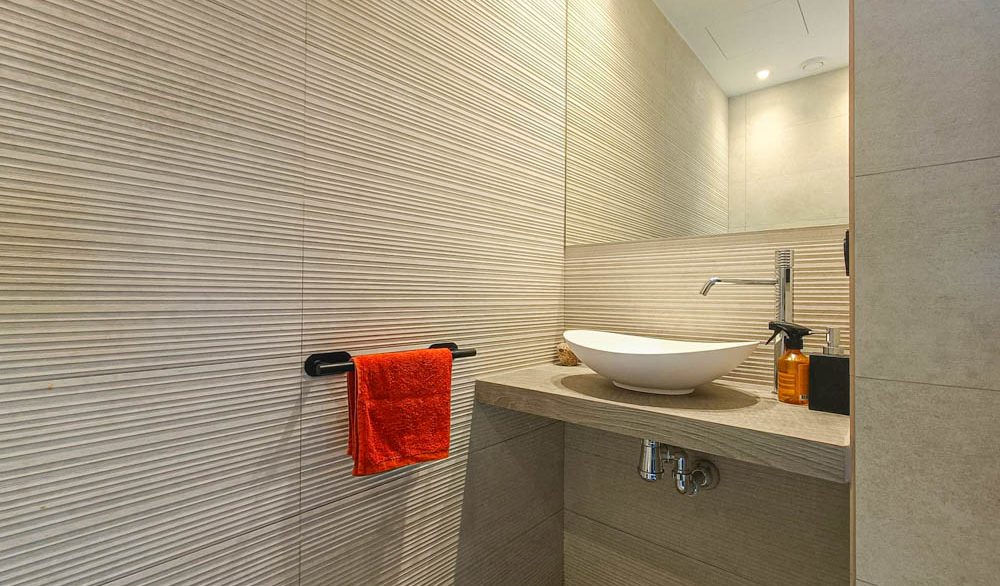 10372_stunning_modern_villa_on_la_finca_150425142703_toilet_1b