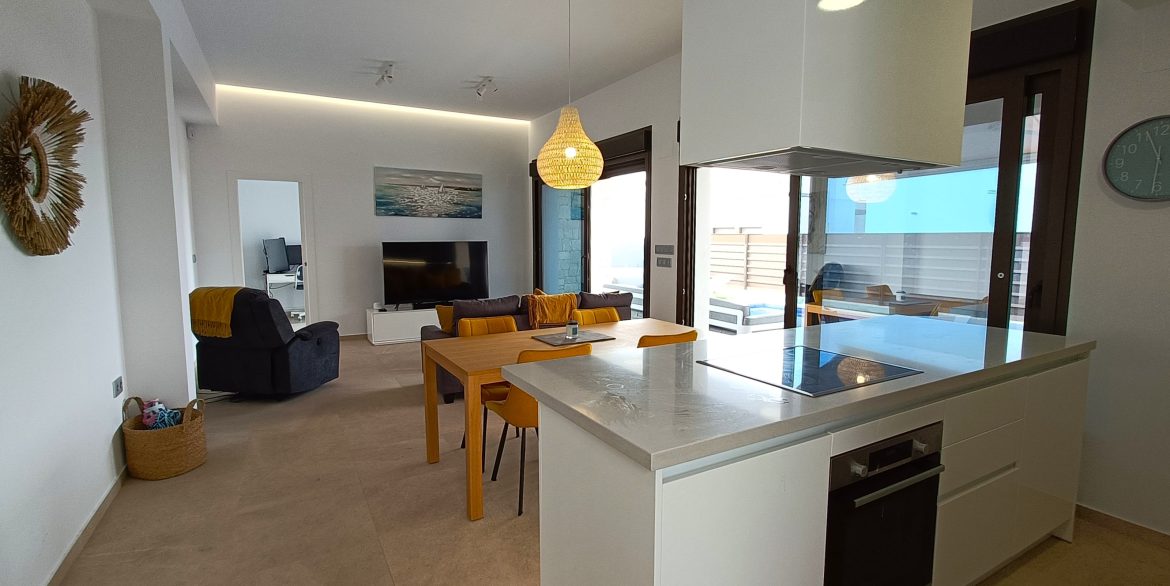 10699_stunning_modern_villa_050625163917_kitch_5