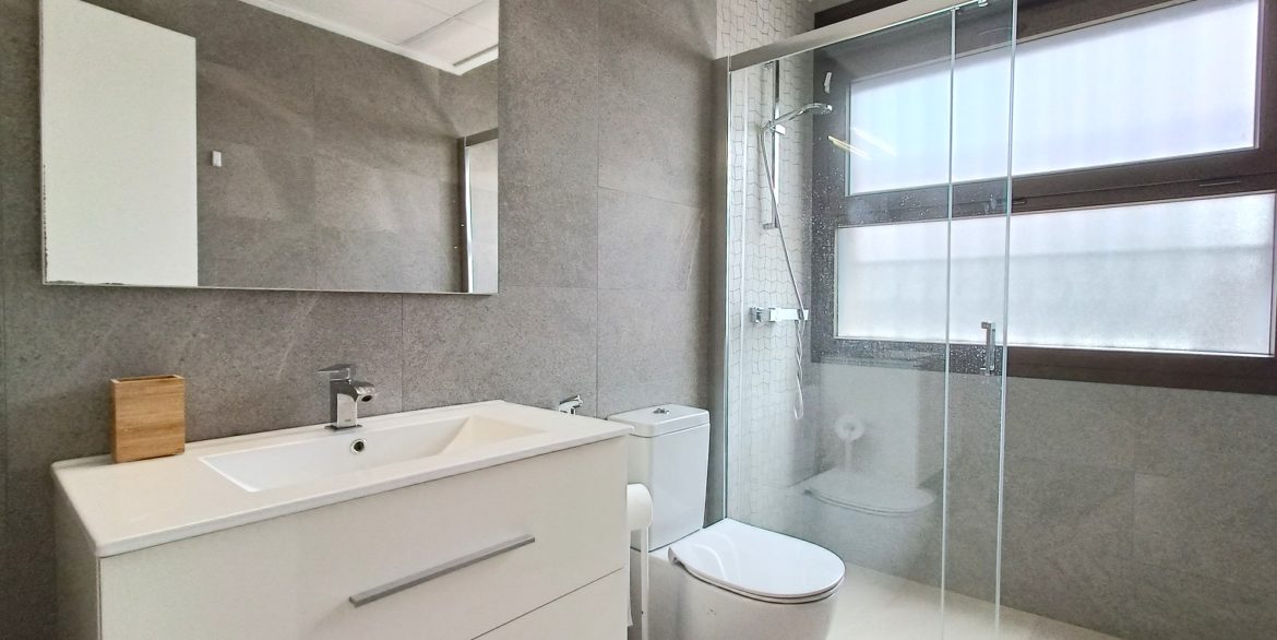 10699_stunning_modern_villa_050625164211_bed_1b