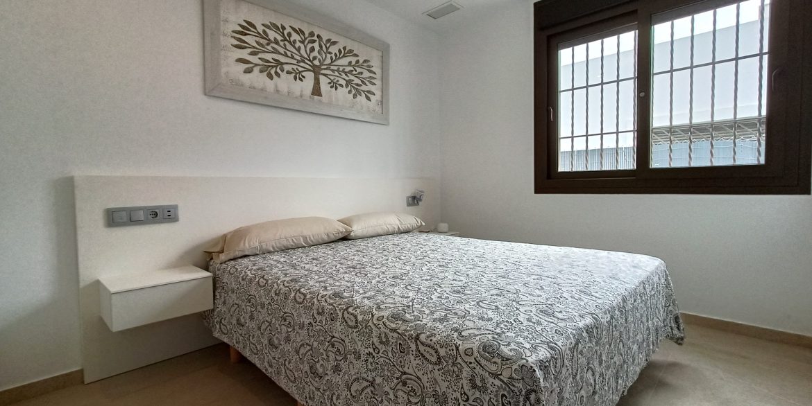 10699_stunning_modern_villa_050625164212_bed_1c