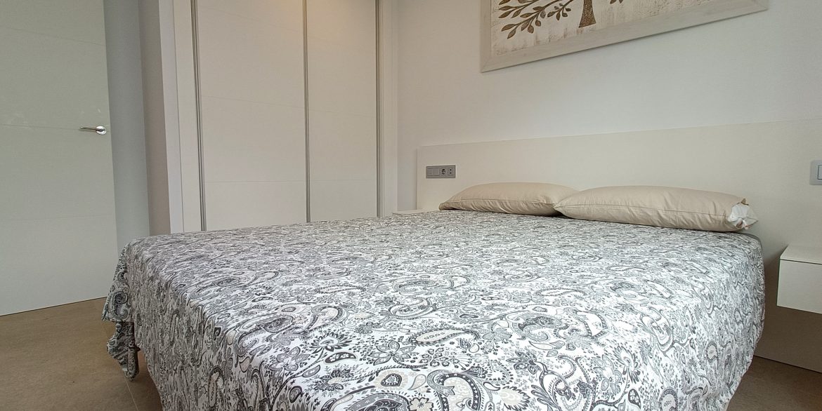10699_stunning_modern_villa_050625164213_bath_1a