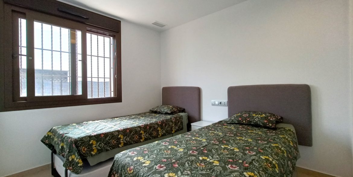 10699_stunning_modern_villa_050625164427_bed_2a