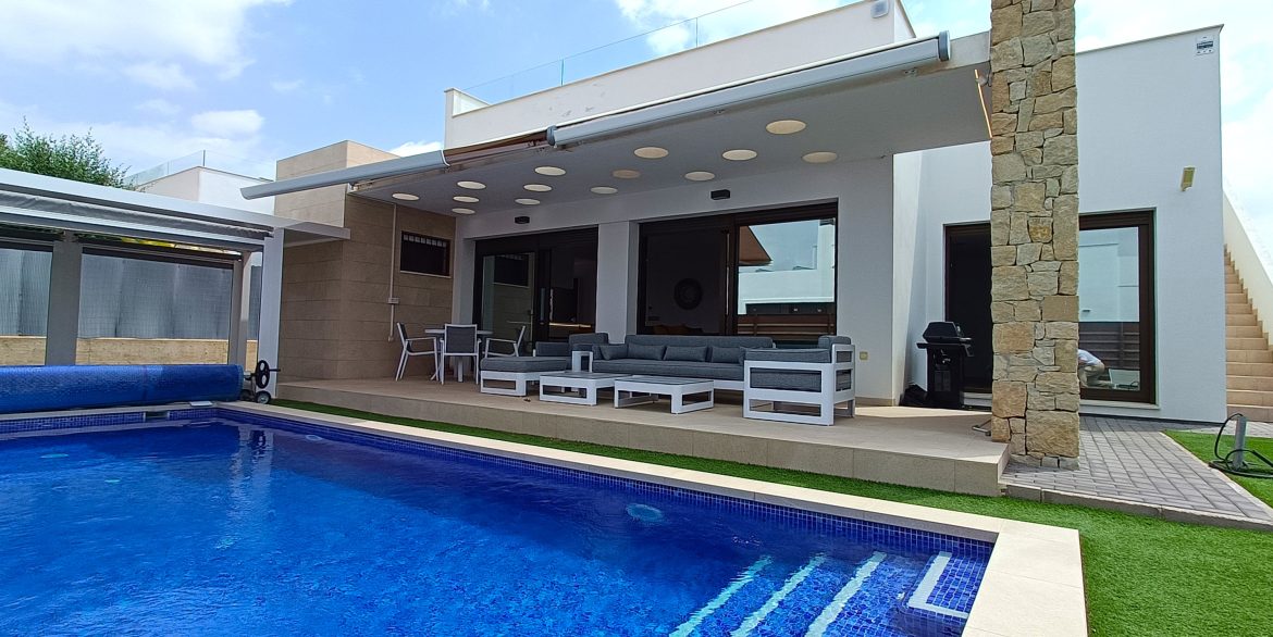 10699_stunning_modern_villa_050625164711_villa_2