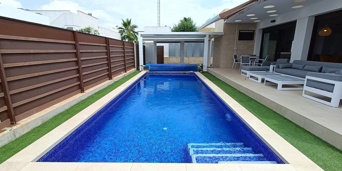 10699_stunning_modern_villa_050625164712_villa_3