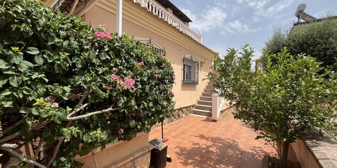 156040-villa-for-sale-in-almoradi-30177464-large