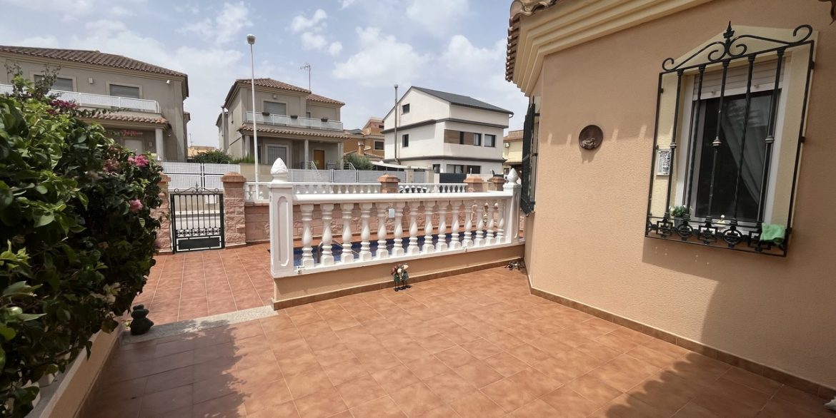 156040-villa-for-sale-in-almoradi-30177493-large