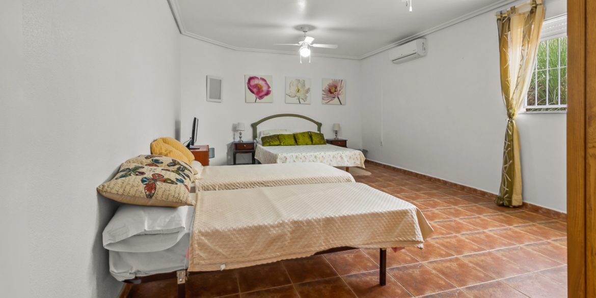 157231-villa-for-sale-in-algorfa-30297798-large