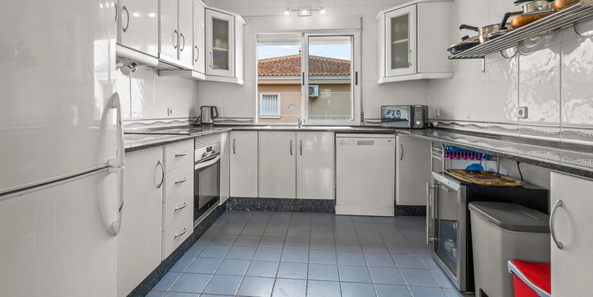 157231-villa-for-sale-in-algorfa-30297809-large