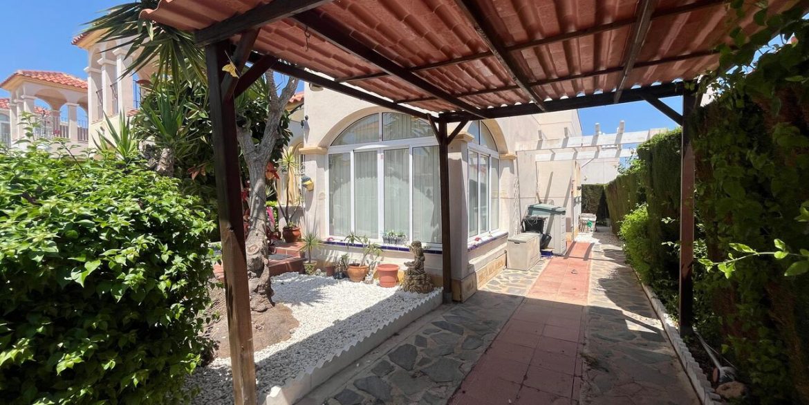 157460-villa-for-sale-in-algorfa-30371232-large