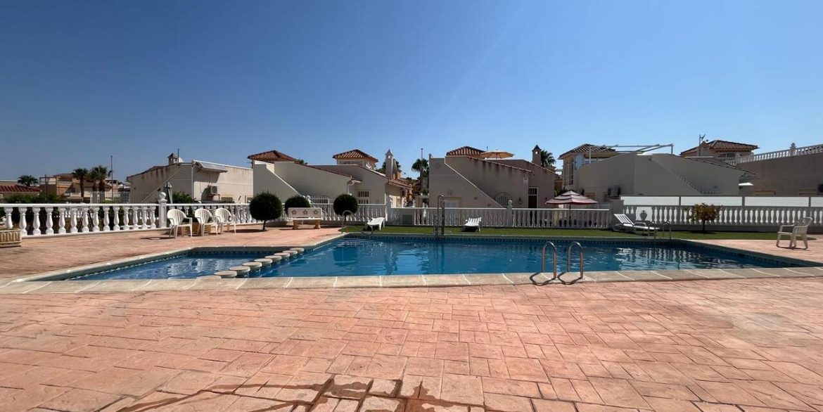 157460-villa-for-sale-in-algorfa-30384607-large