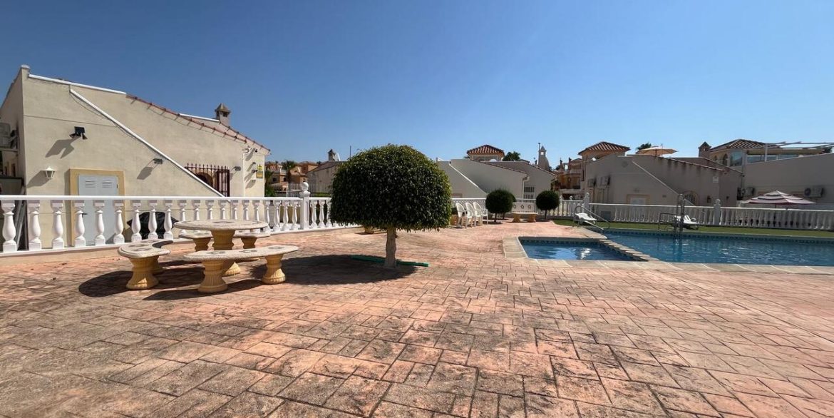157460-villa-for-sale-in-algorfa-30384626-large