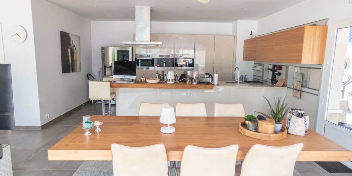 6110_an_amazing_villa_for_sale_in_quesada_with_summer_house_050723160713_p1140632