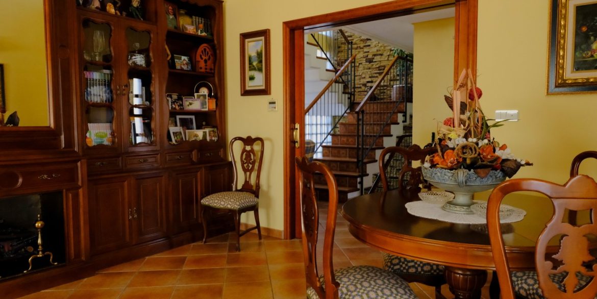 7046_amazing_countryside_finca_with_income_120224150014_bed_3b