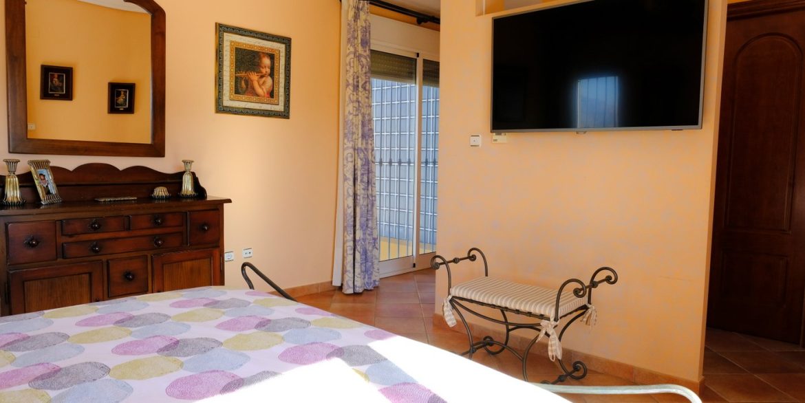 7046_amazing_countryside_finca_with_income_120224150014_kitchen