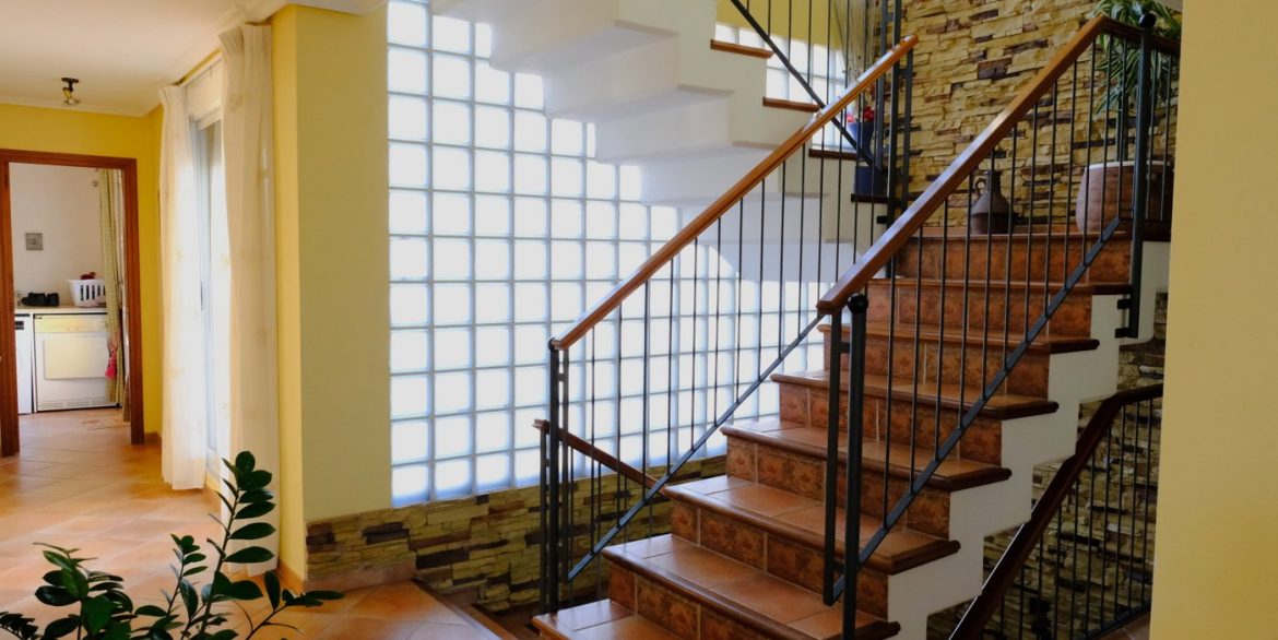 7046_amazing_countryside_finca_with_income_120224151412_stairs_ground