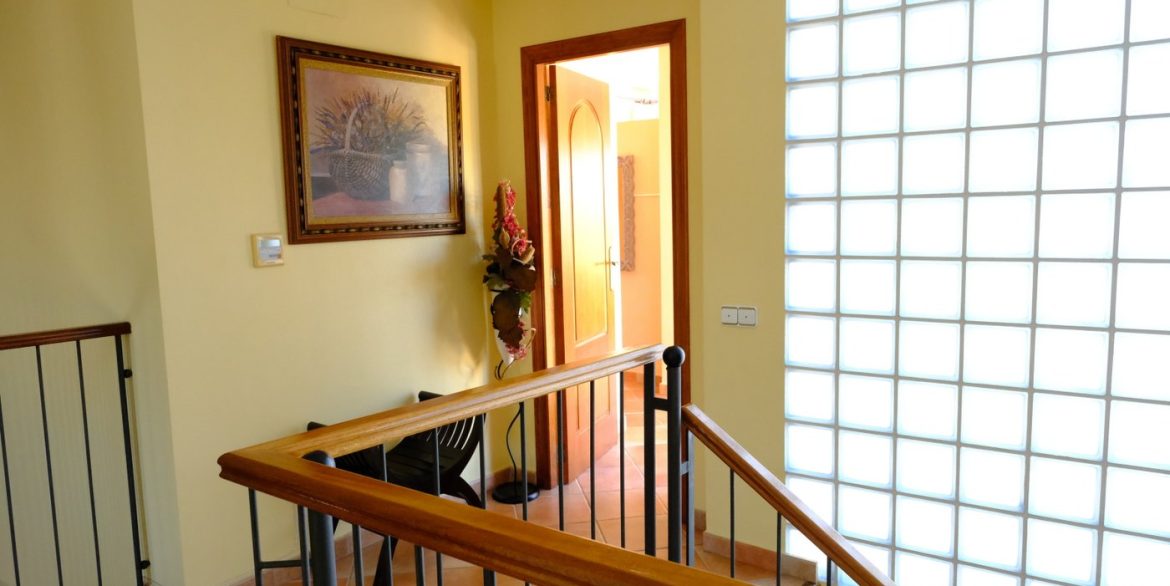 7046_amazing_countryside_finca_with_income_120224151412_upper_stairs