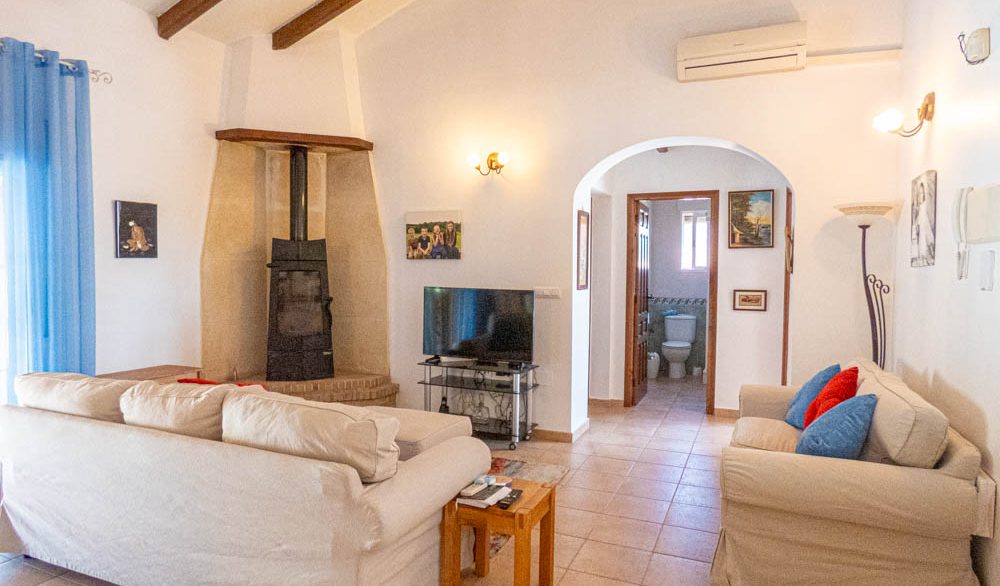8361_stunning_villa_in_rafal_051224124546_p1200910