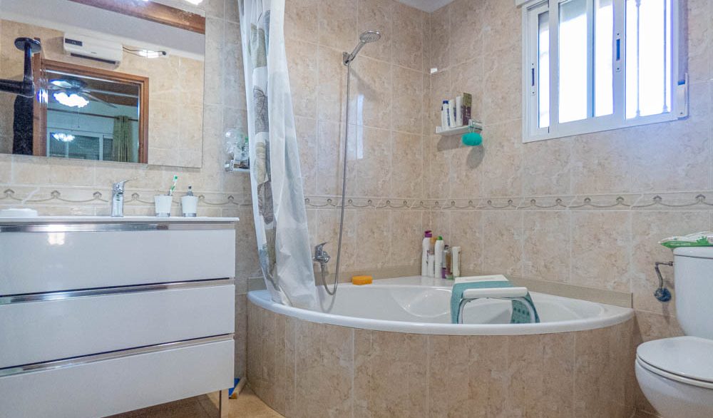 8361_stunning_villa_in_rafal_051224124546_p1200921