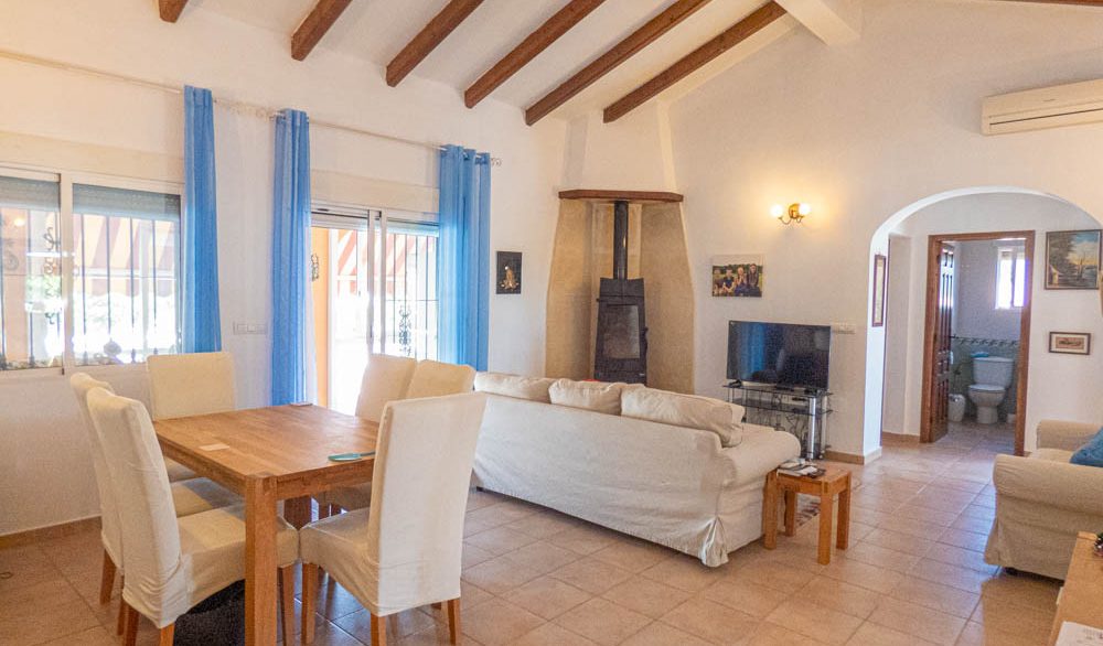 8361_stunning_villa_in_rafal_051224124547_p1200907
