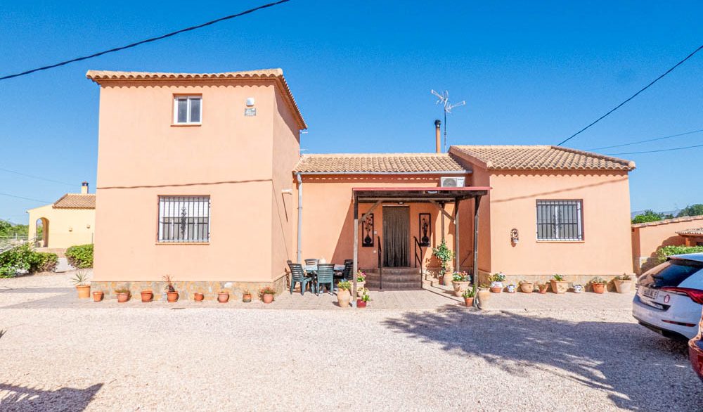 8361_stunning_villa_in_rafal_051224124548_p1200897