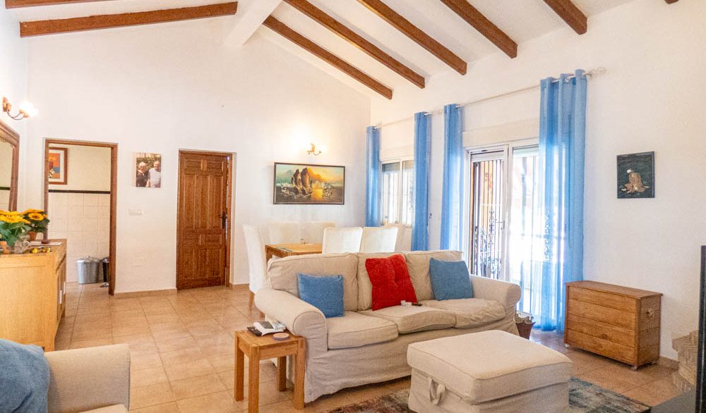 8361_stunning_villa_in_rafal_051224124548_p1200912