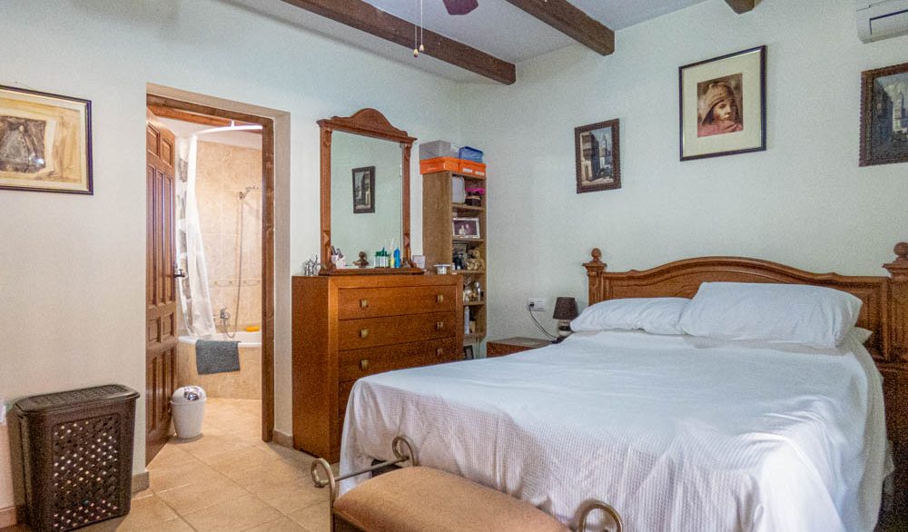 8361_stunning_villa_in_rafal_051224124548_p1200919