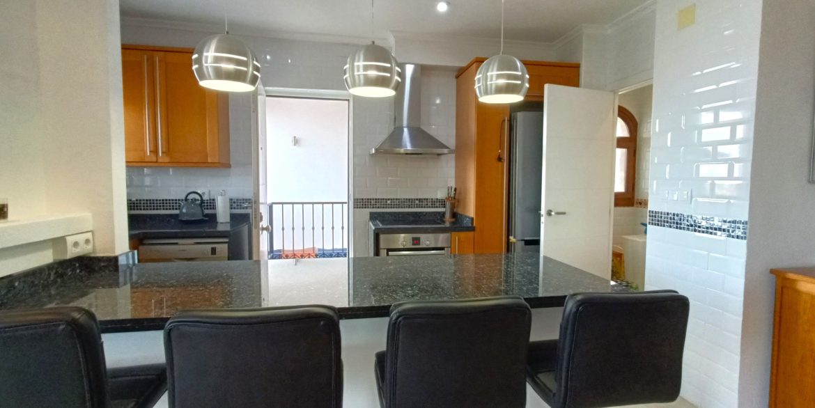 11162_beautiful_linked_detached_villa_060925114101_kit_1
