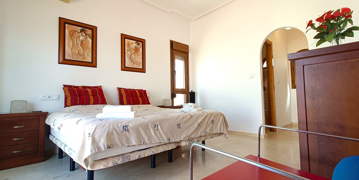 11162_beautiful_linked_detached_villa_060925114941_mas_1