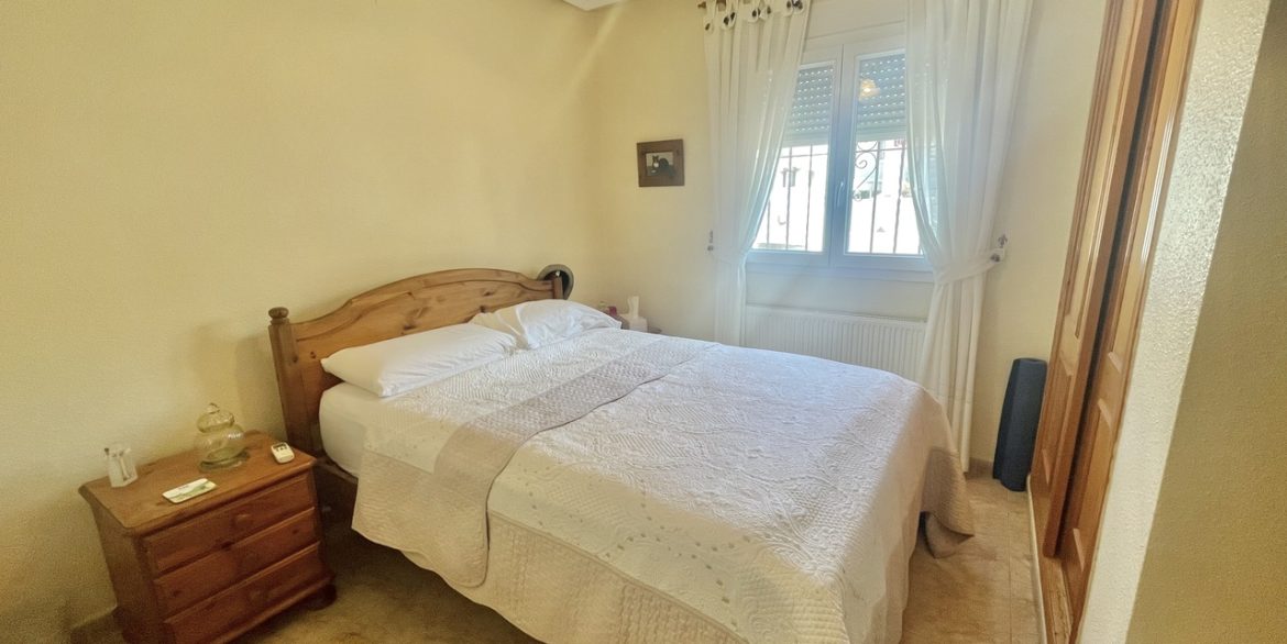 157948-villa-for-sale-in-algorfa-30547940-large