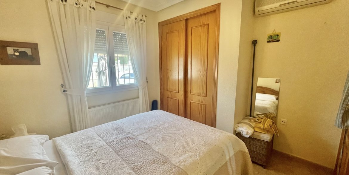 157948-villa-for-sale-in-algorfa-30547943-large
