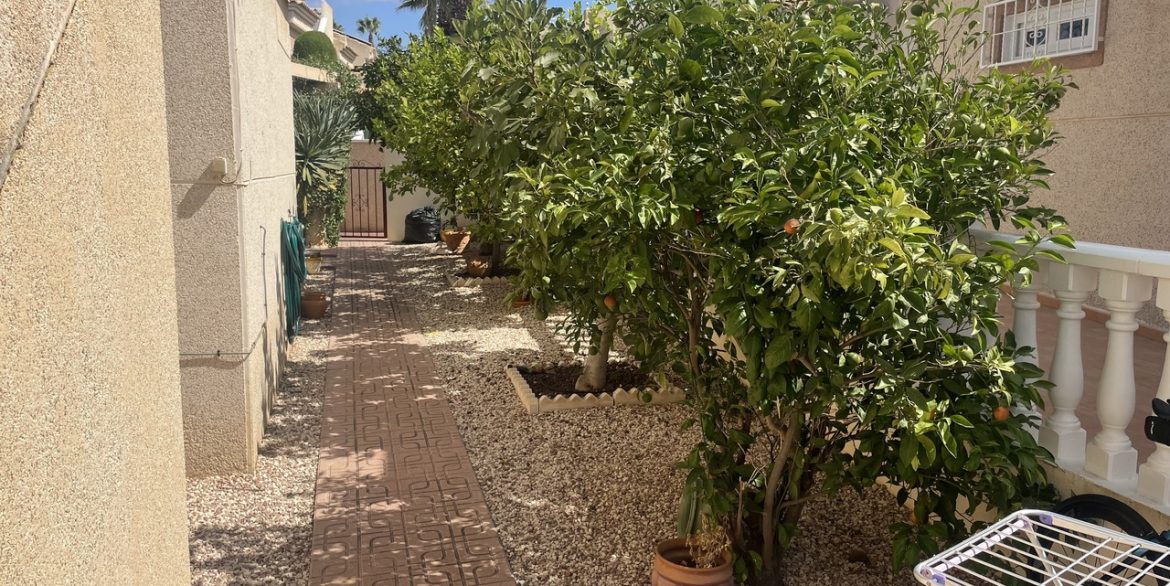 157948-villa-for-sale-in-algorfa-30548004-large