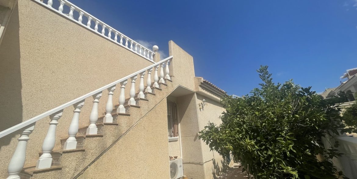 157948-villa-for-sale-in-algorfa-30548005-large