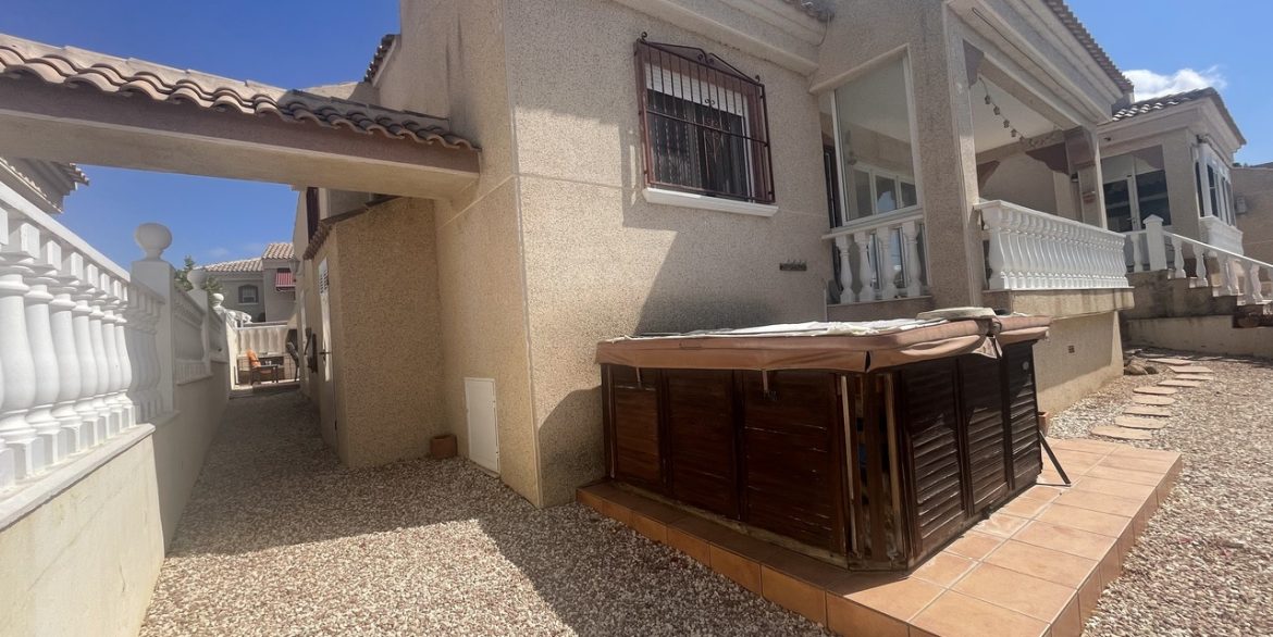 157948-villa-for-sale-in-algorfa-30548013-large