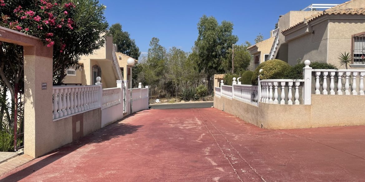 157948-villa-for-sale-in-algorfa-30548060-large
