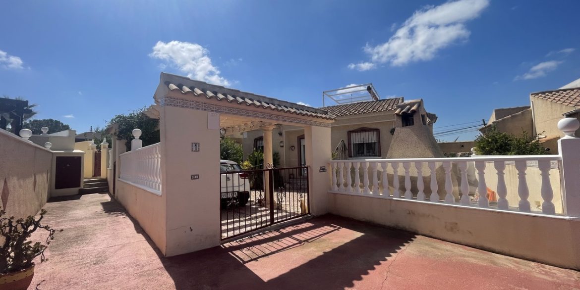 157948-villa-for-sale-in-algorfa-30548061-large