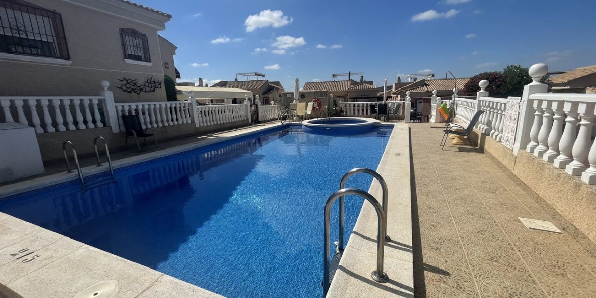 157948-villa-for-sale-in-algorfa-30548076-large