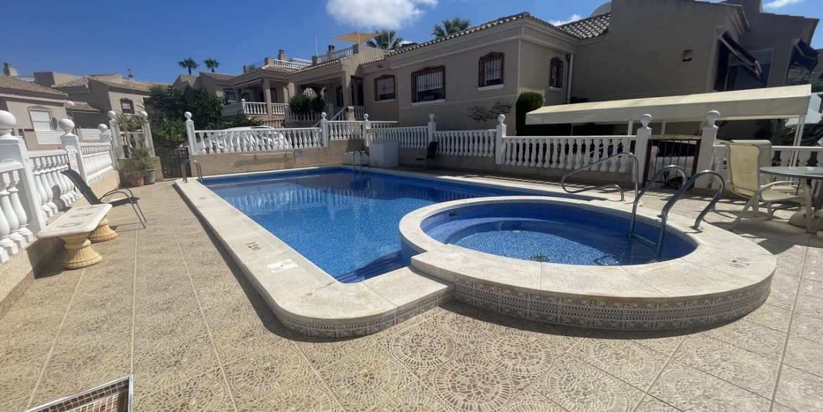 157948-villa-for-sale-in-algorfa-30548077-large
