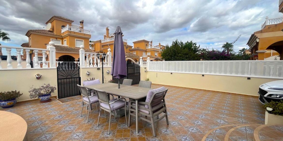 157963-villa-for-sale-in-algorfa-30552399-large