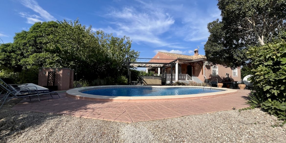 157982-villa-for-sale-in-orihuela-30559297-large