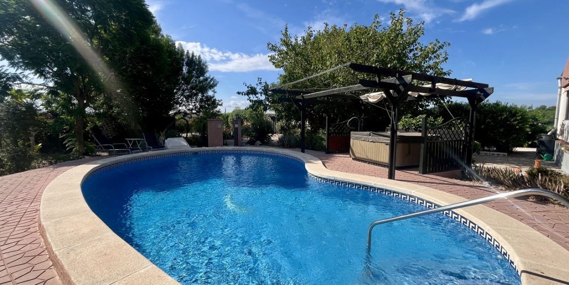 157982-villa-for-sale-in-orihuela-30559300-large