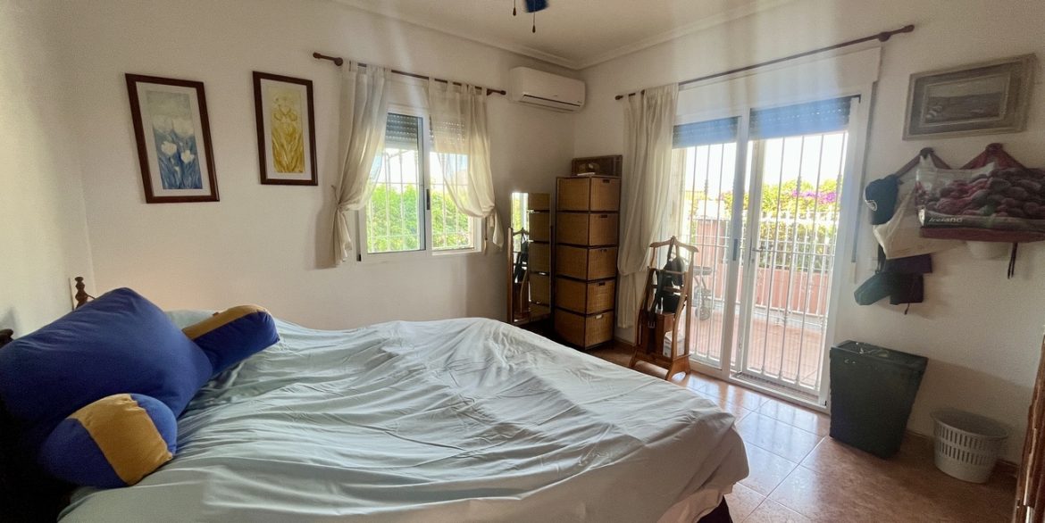 157982-villa-for-sale-in-orihuela-30559332-large