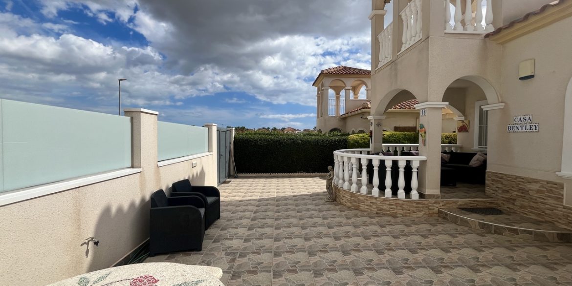157983-villa-for-sale-in-algorfa-30559371-large