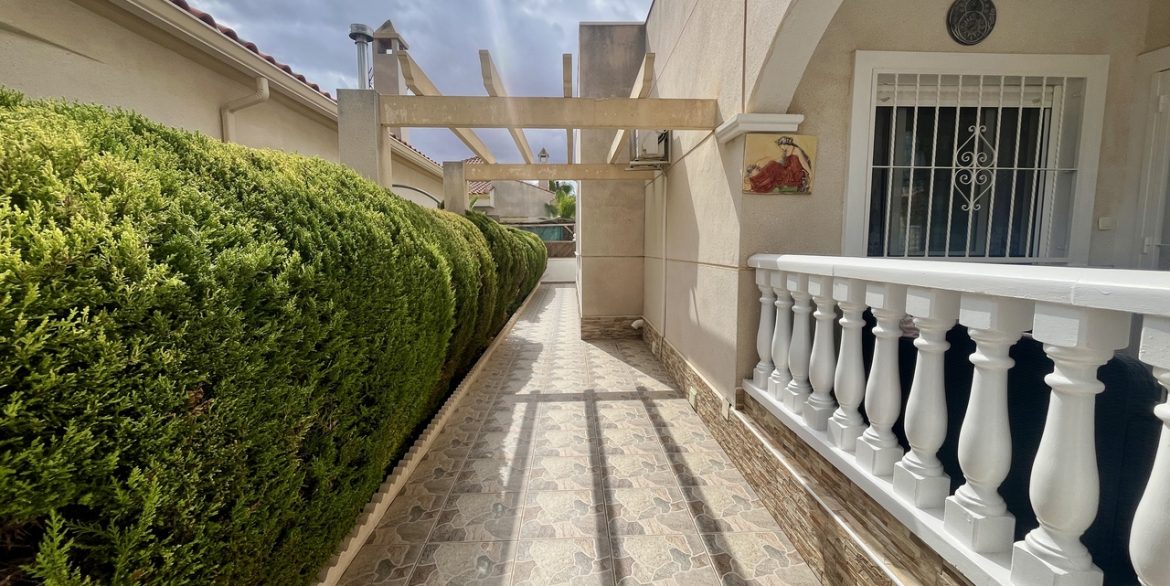 157983-villa-for-sale-in-algorfa-30559375-large