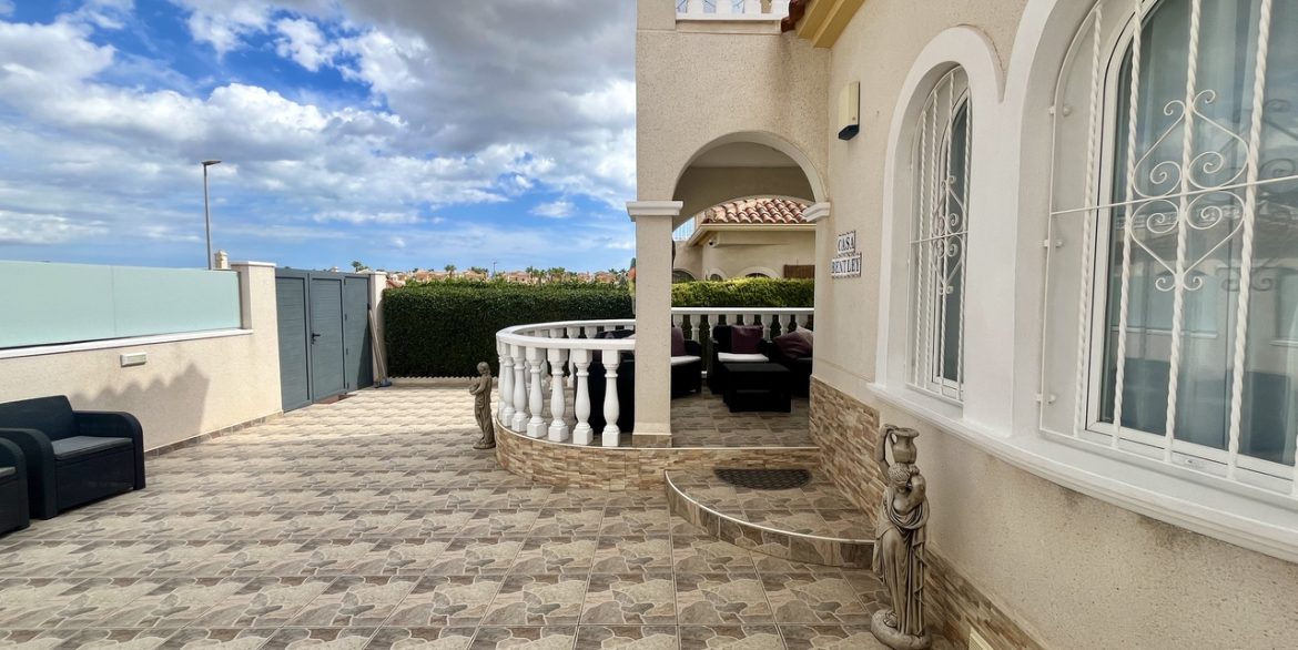 157983-villa-for-sale-in-algorfa-30559376-large