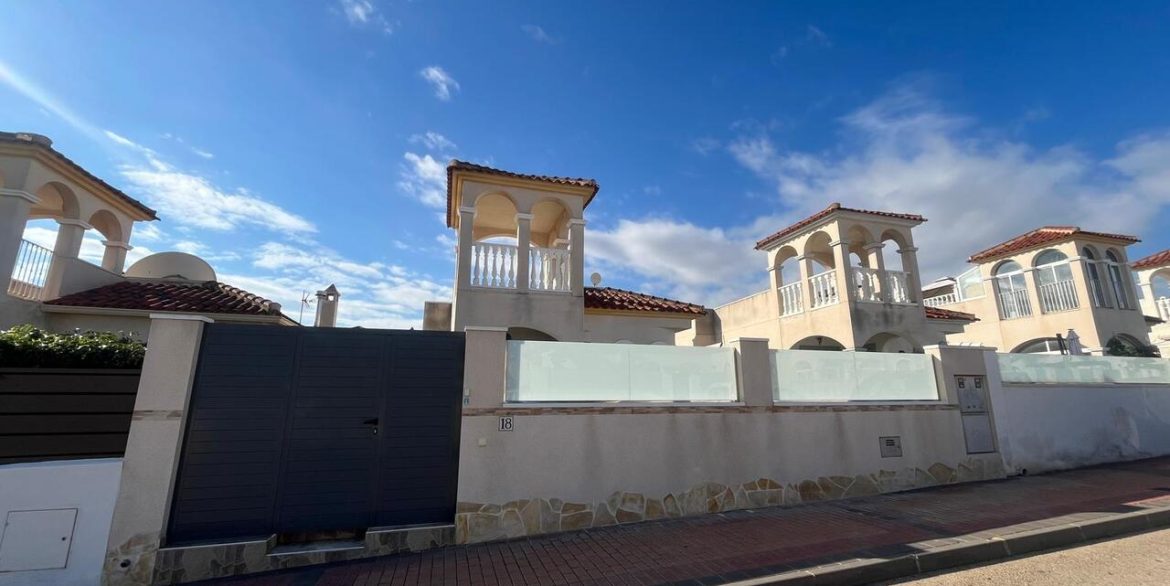157983-villa-for-sale-in-algorfa-30584155-large