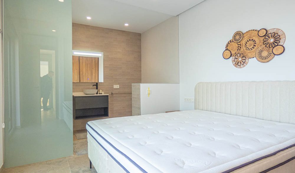 9942_amazing_modern_villa_for_sale_280225112454_bed_4a