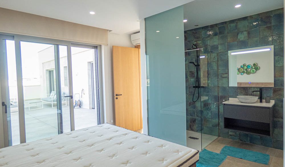 9942_amazing_modern_villa_for_sale_280225112454_upper_terrace_b