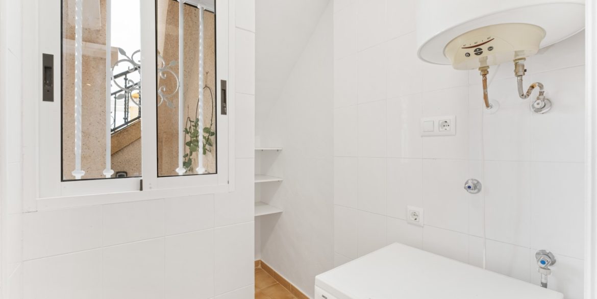 o_1j7m9ji9mqro142frr4143bh873f