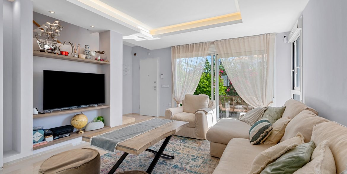 o_1j80l3sep1bcfg1b3eu1uts1an2r